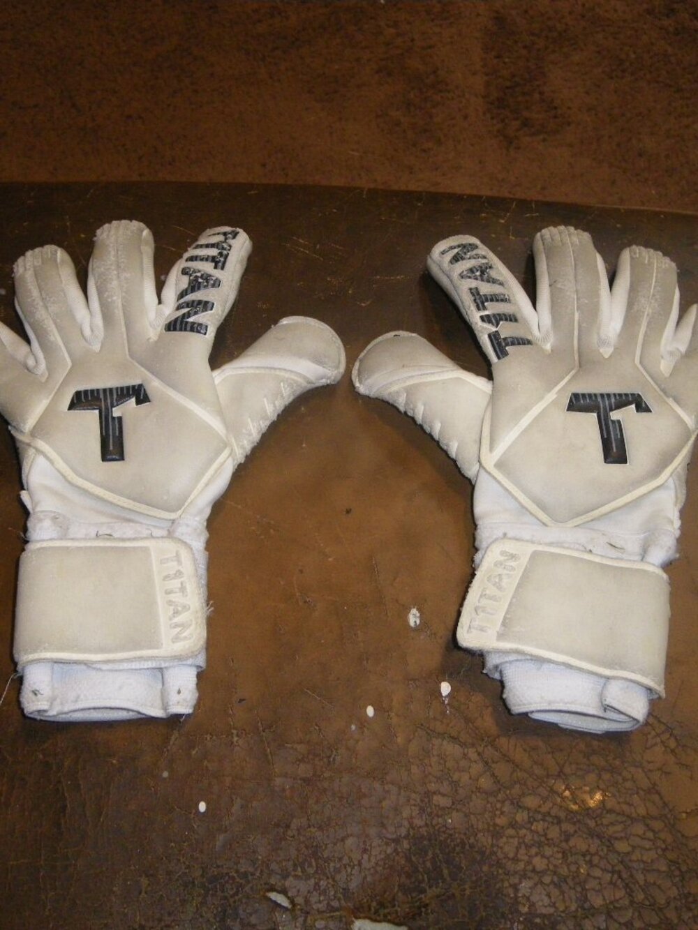 Unisex Teen’s Adult’s Titan Soccer Goalie Keeper Match Gloves 4mm Gecko Grip